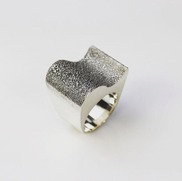 Anel oco com curva e contracurva